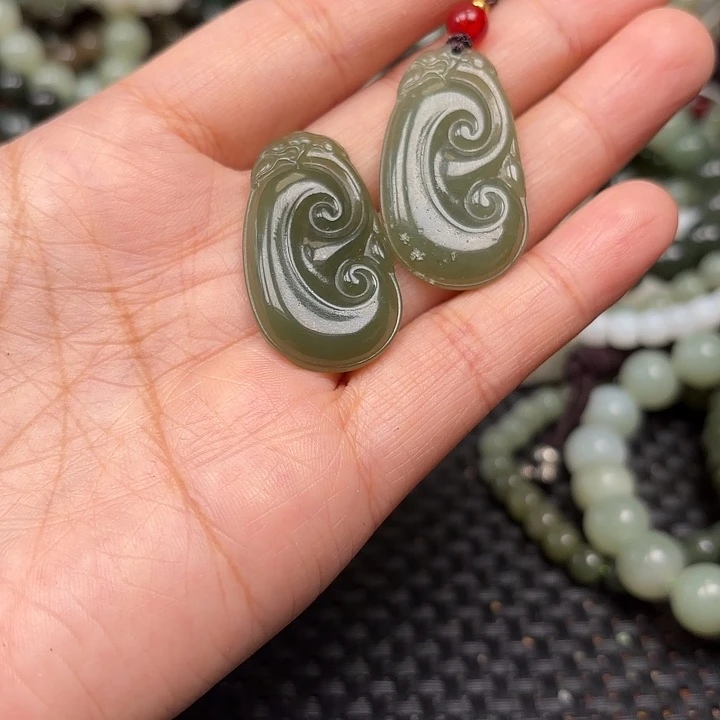 秋***秋和田玉未镶嵌颈饰