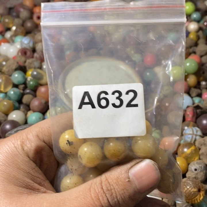 会***英和田玉（糖玉）未镶嵌手链