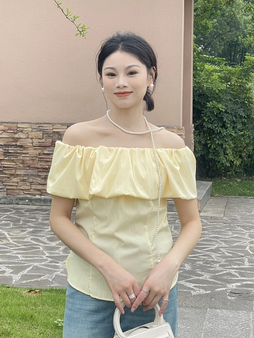 Zdenka  法式浪漫设计感一字露肩斜肩花苞衬衫