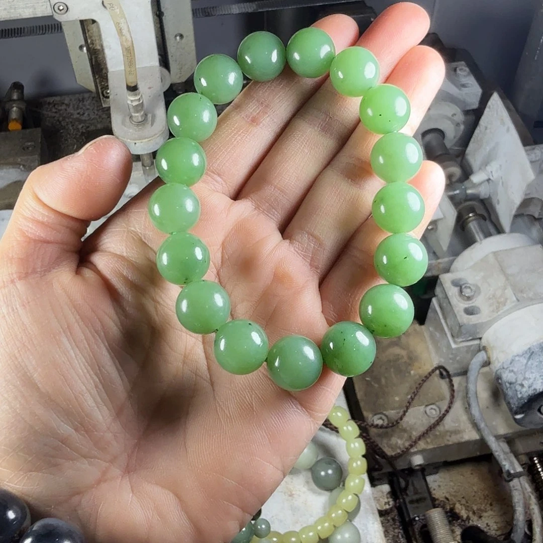 ****朵和田玉未镶嵌手链