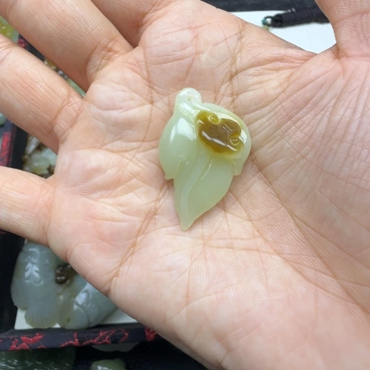 和田玉未镶嵌珠宝奇石