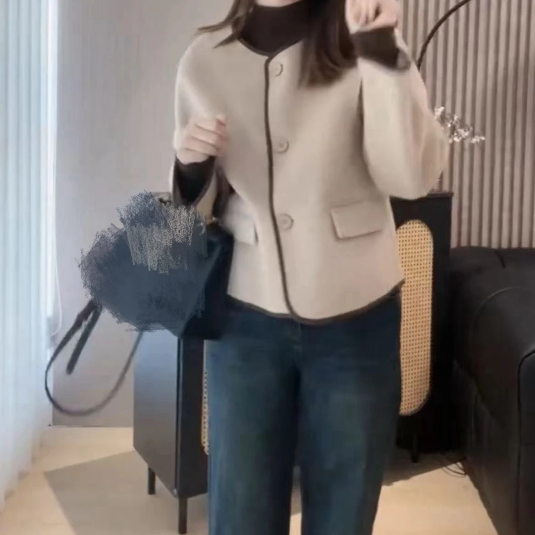 短款单排扣短外套休闲透气设计大码女装上衣