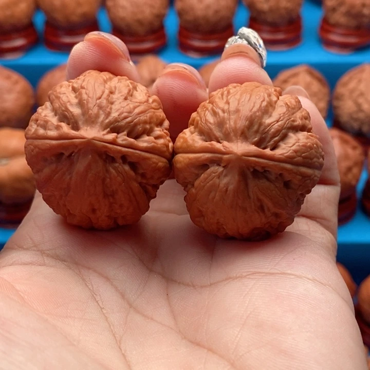 把件文玩核桃化岗石