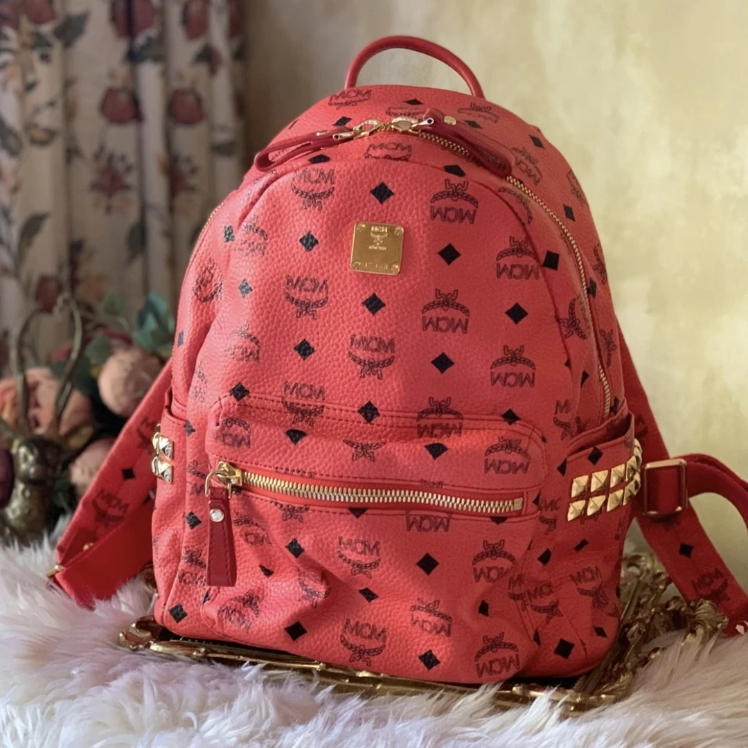 95新 MCM mcm西瓜红双肩包 25080010-06