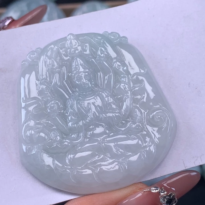 颈饰未镶嵌翡翠千手观音吊坠