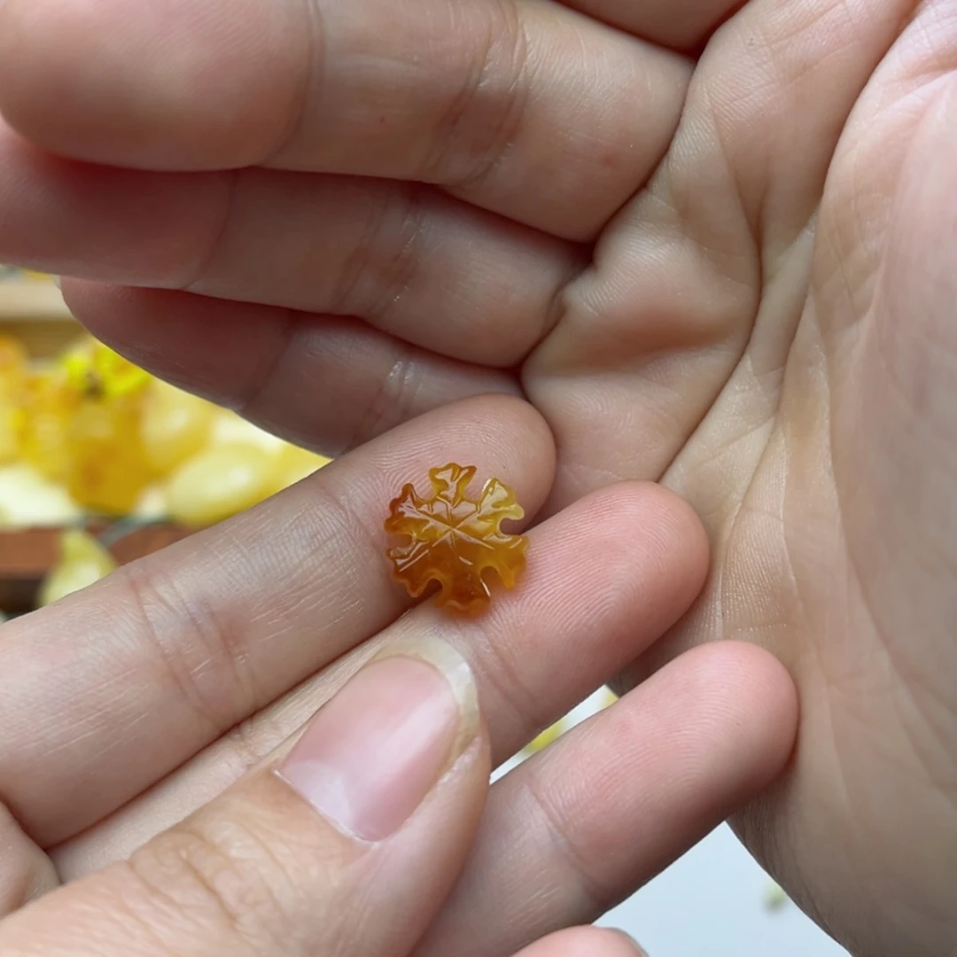 【闪购商品】蜜蜡裸石未镶嵌配饰