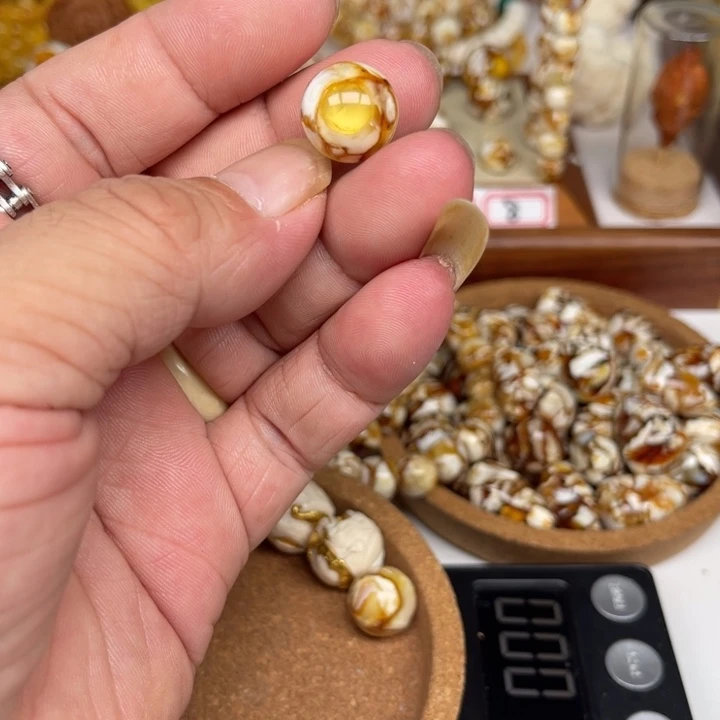 琥珀裸石未镶嵌塞*狼249号