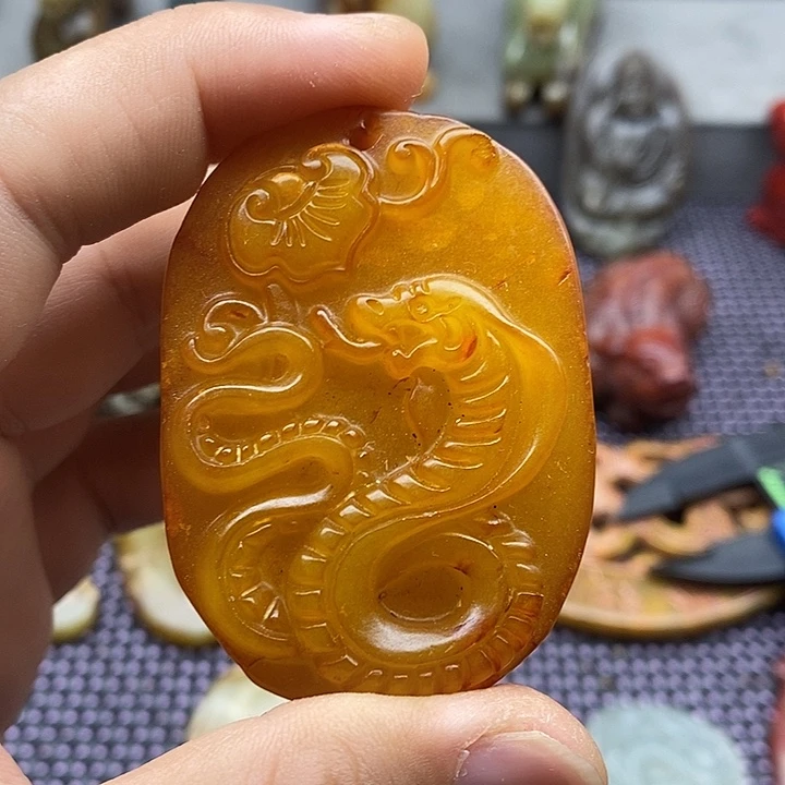 蛇纹石玉未镶嵌颈饰