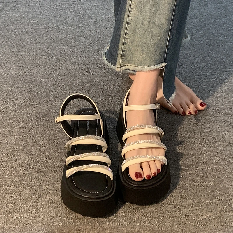 贾不假凉鞋女款2025新款夏季复古绝美时尚配裙子厚底罗马沙滩鞋子