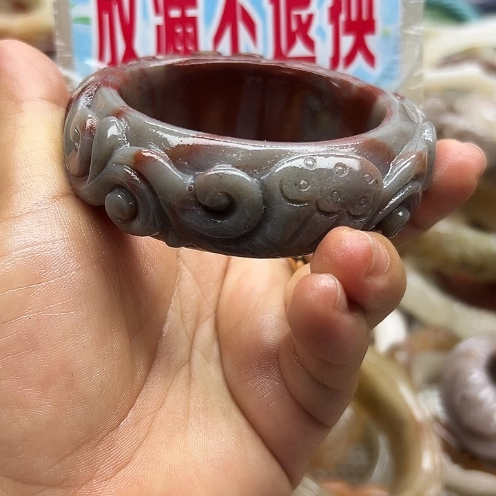 未镶嵌手镯石英岩玉