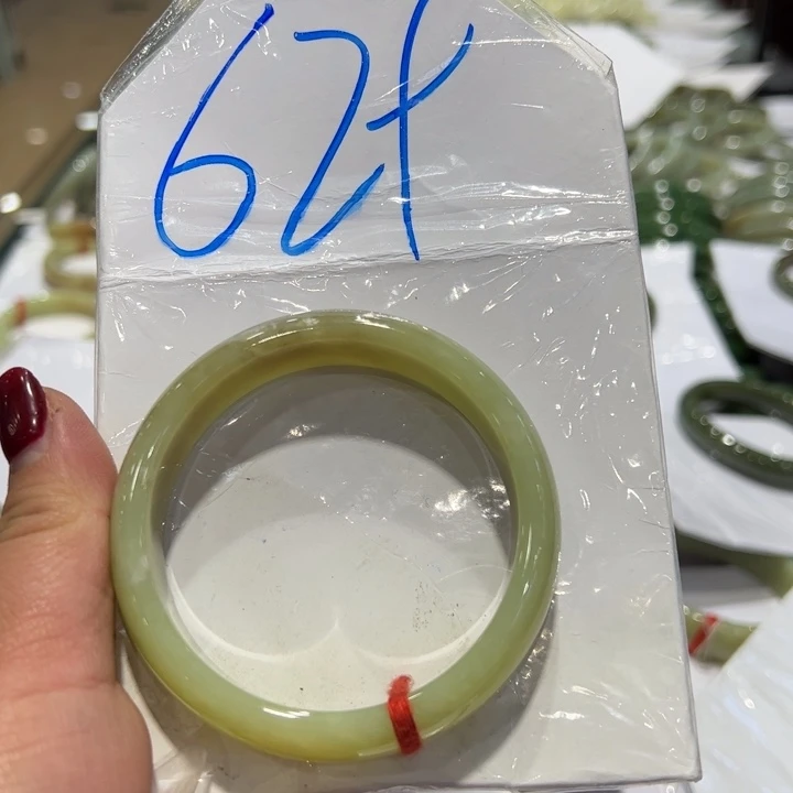 和田玉（糖玉）手镯未镶嵌