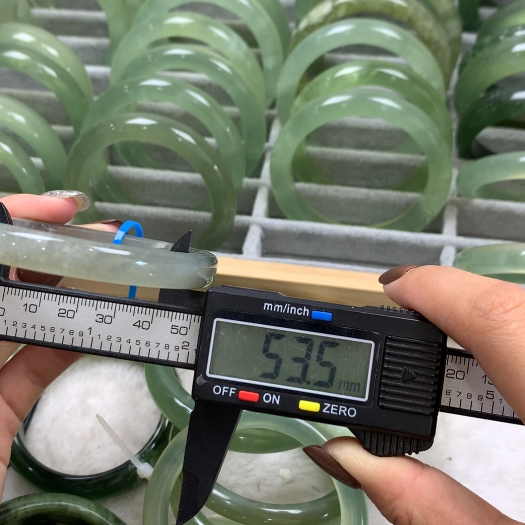 蛇纹石玉未镶嵌手镯359