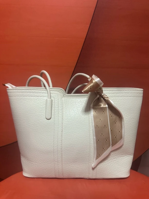 女包白色时尚休闲百搭