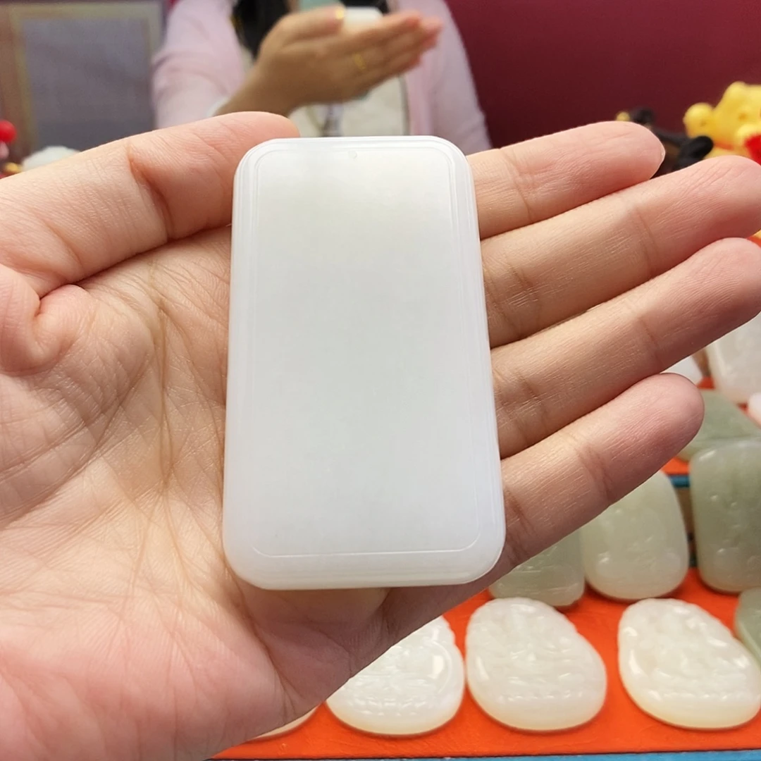 颈饰未镶嵌和田玉?**t
