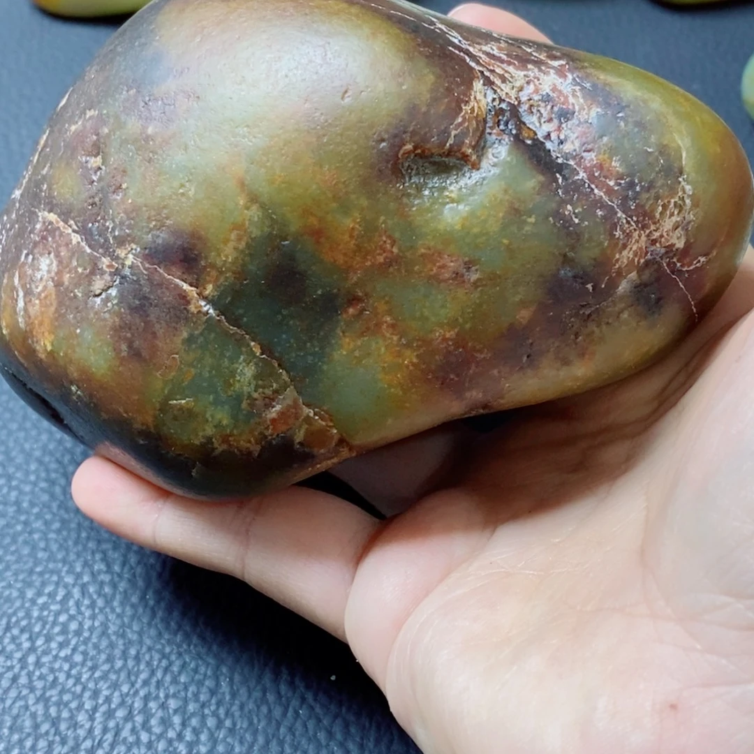 吾***。和田玉未镶嵌挂件