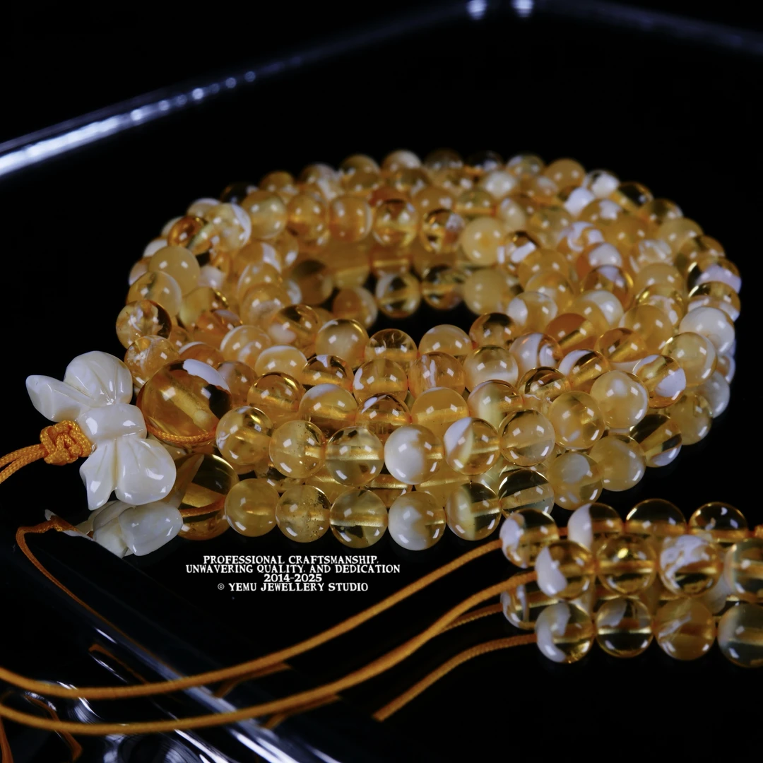 5.8毫米金漆白妖孽圆珠多圈长挂 一物一拍 天然俄料琥珀蜜蜡