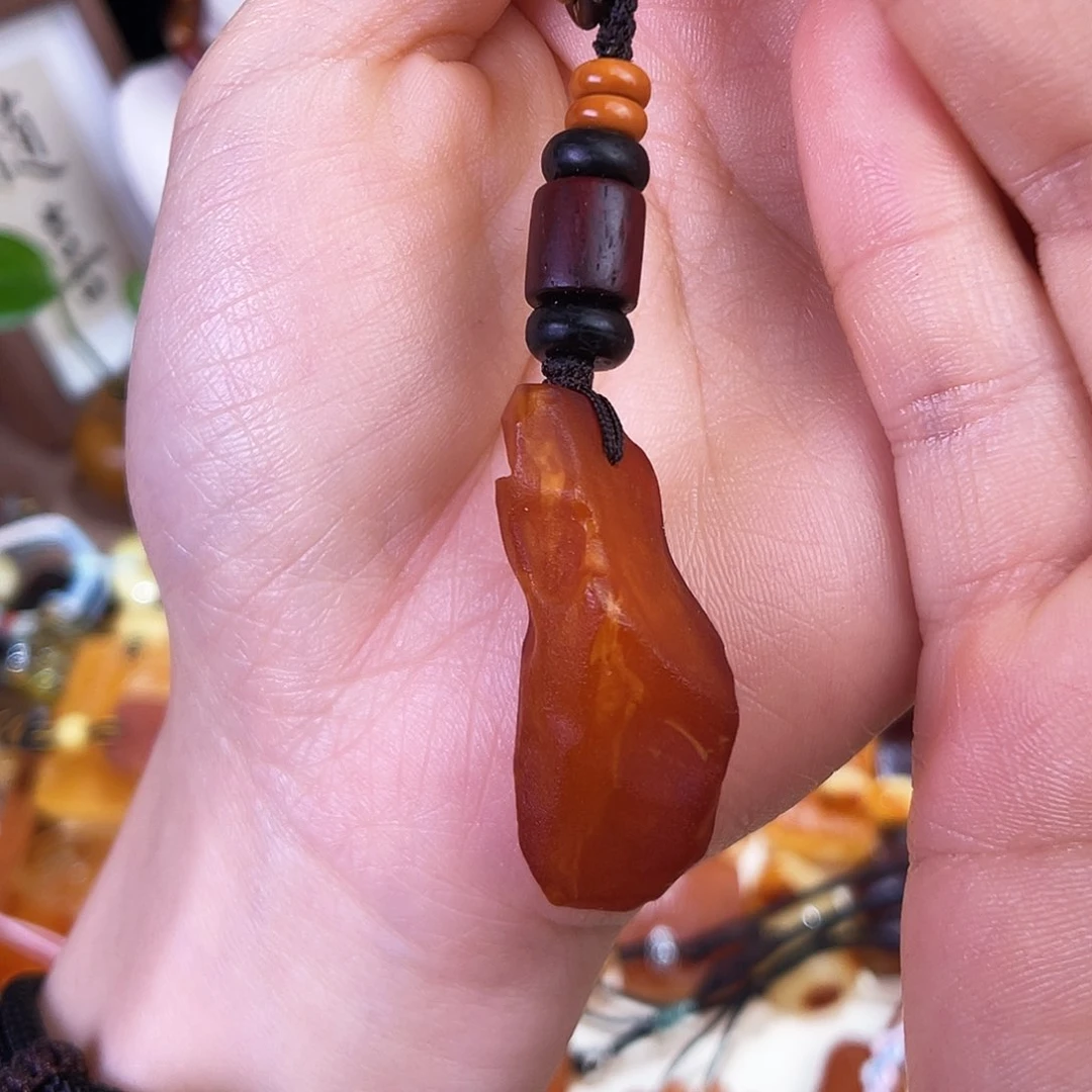 琥珀珠宝奇石未镶嵌，