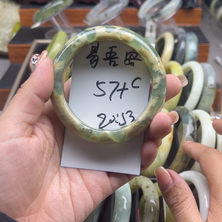 易***安蛇纹石玉未镶嵌手镯