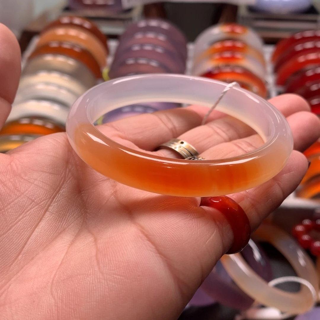 玛瑙/玉髓手镯未镶嵌