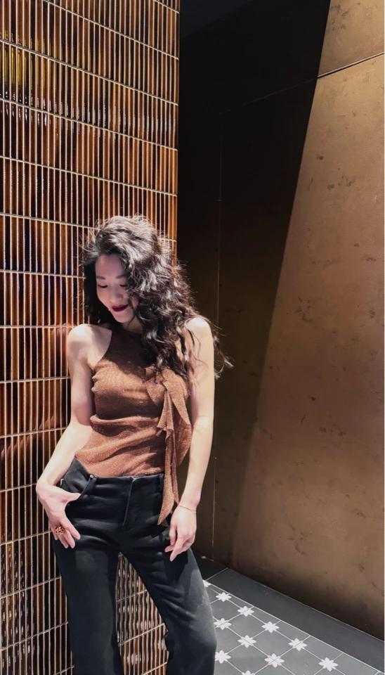 MIRROR 【涛姐精选】性感猫女银丝挖肩背心