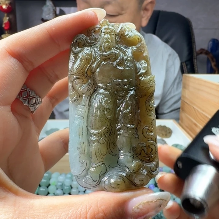 用***1定制翡翠未镶嵌关公