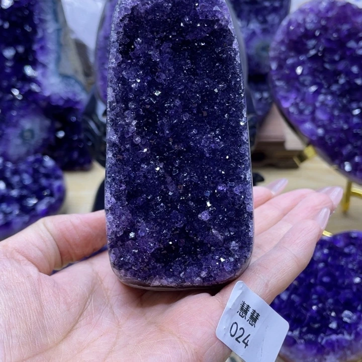 未镶嵌水晶大型摆件（非配饰）