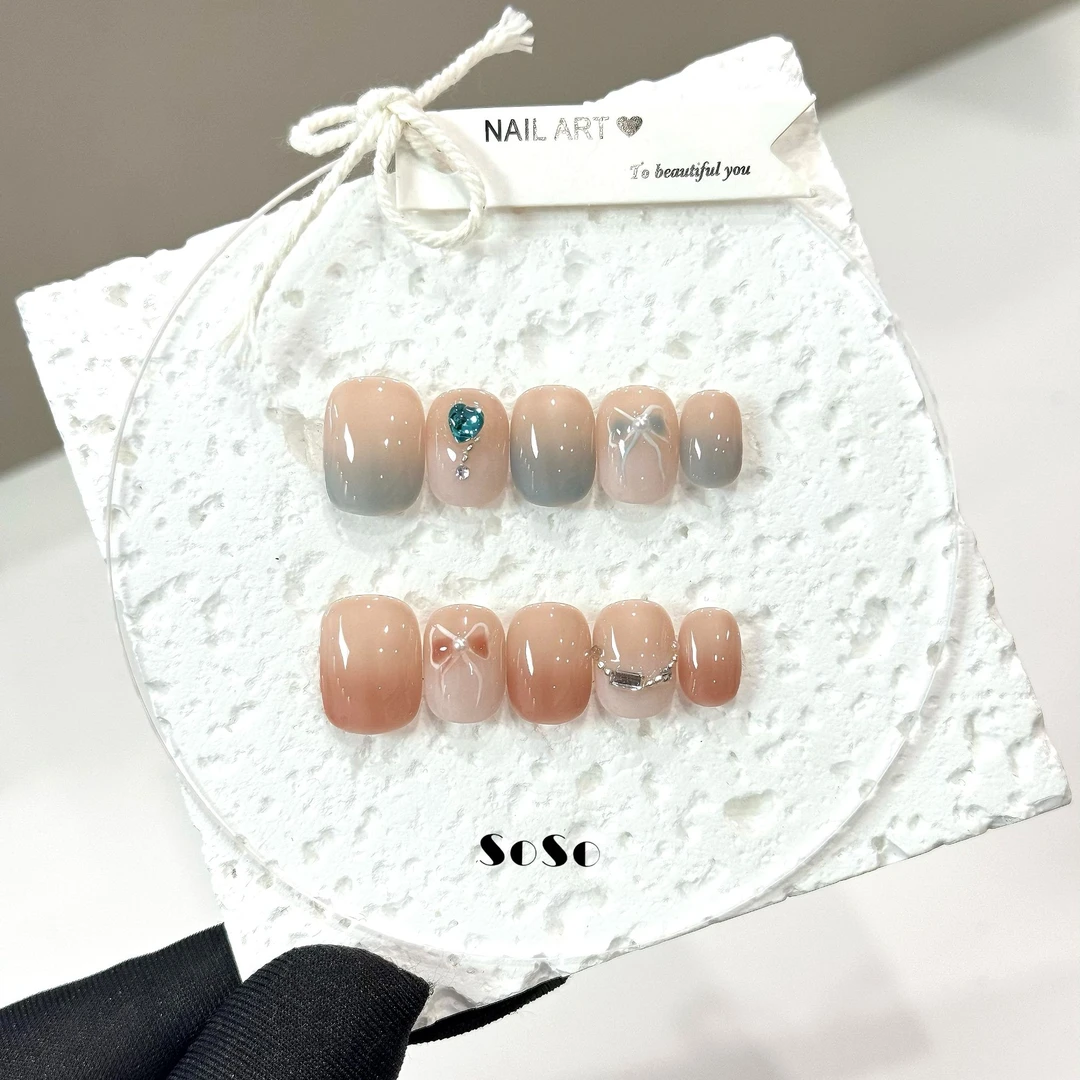 Nice SoSo【限定3】纯手工穿戴甲纯欲手绘渐变碎钻清冷冰透小众AB款