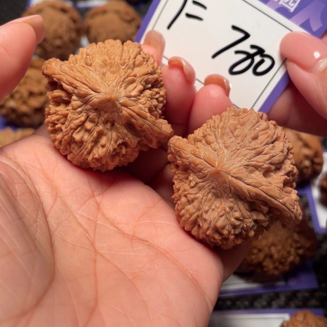 桃核把件780号满天星44