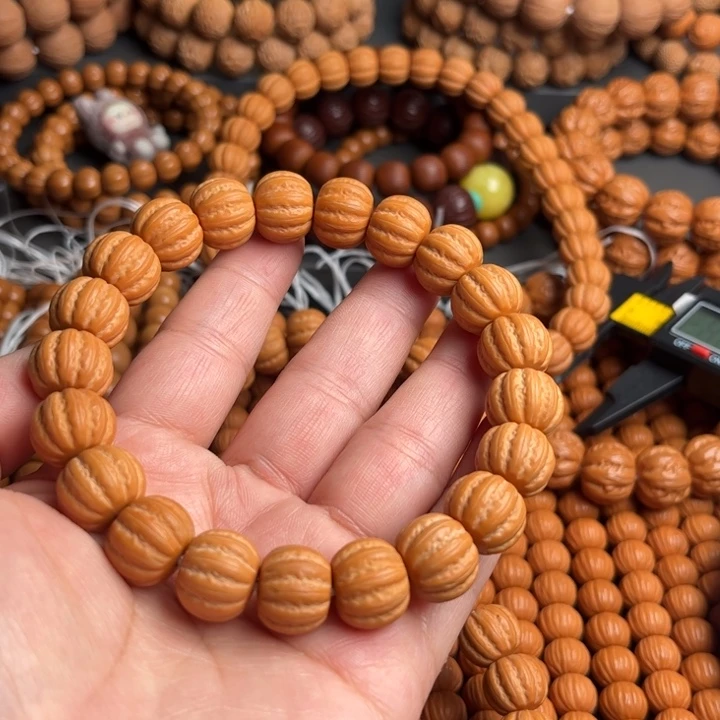 伊***丁手串猴头核桃111111111111