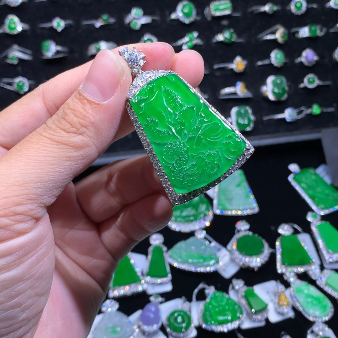 翡翠银S925镶嵌颈饰翡翠