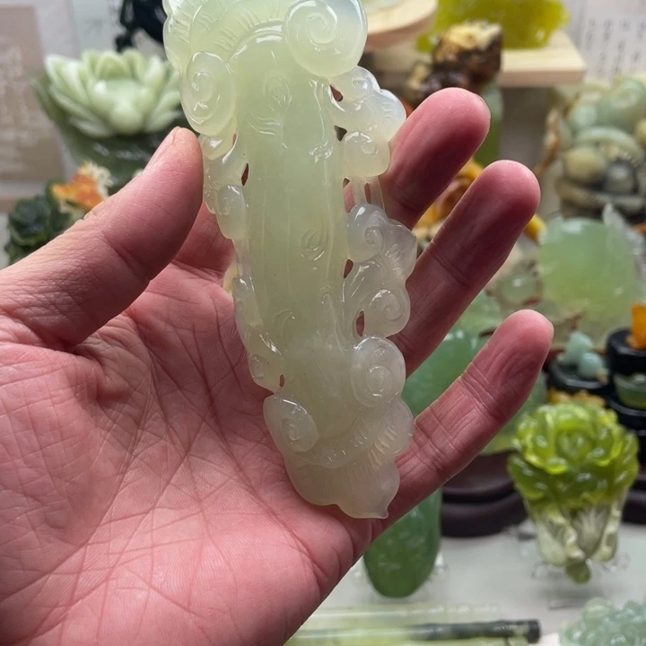 蛇纹石玉未镶嵌四大名玉手把