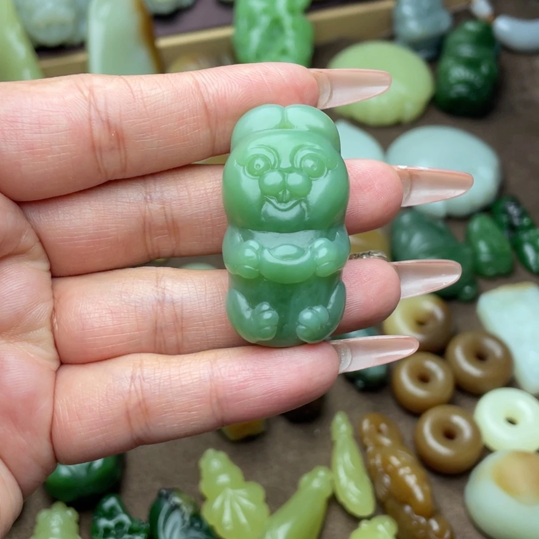 【闪购商品】颈饰未镶嵌和田玉哥*