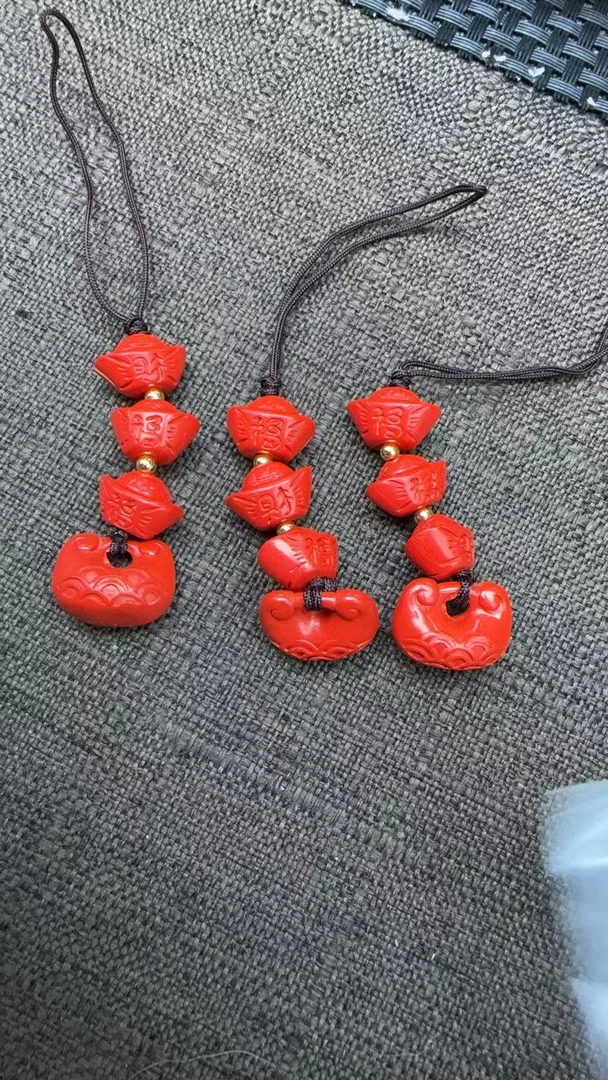 含辰砂工艺品含辰砂工艺品朱砂挂件多样性发货拍一随机发一