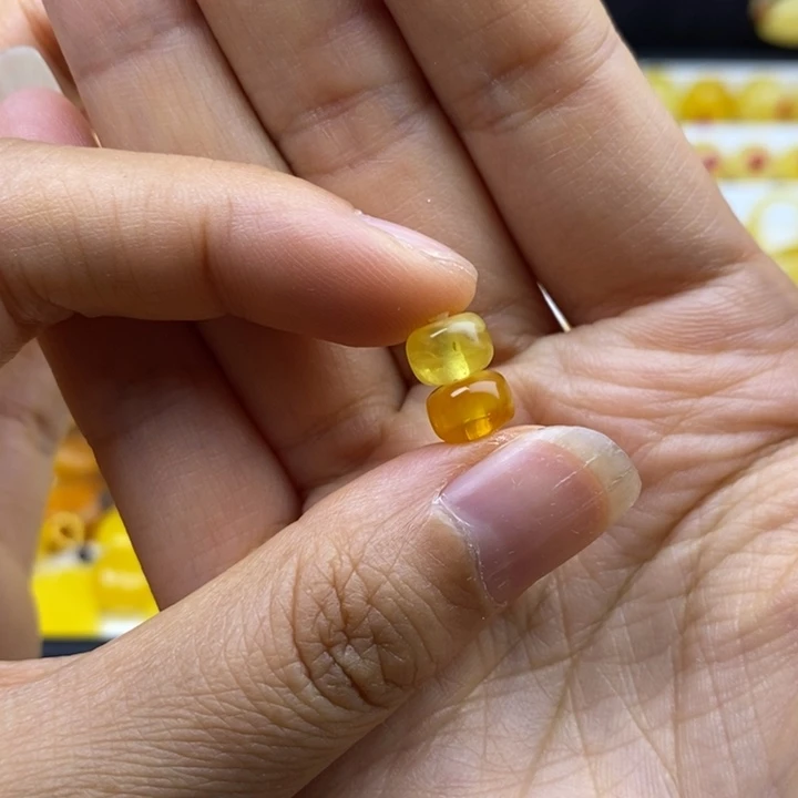 裸石蜜蜡未镶嵌热*尺寸7加，微瑕珠