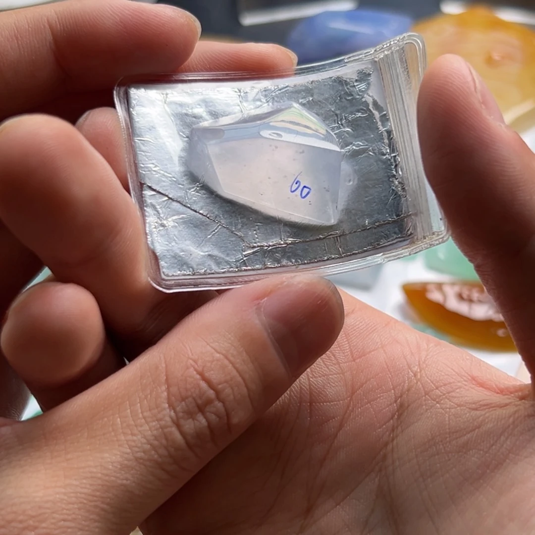 定制翡翠未镶嵌高冰白起光玻璃光泽珠宝镶嵌