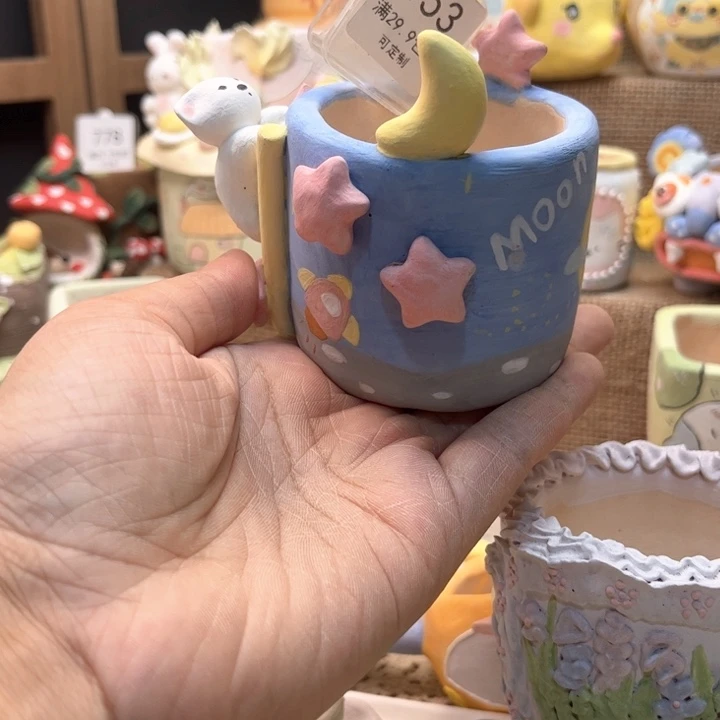 153月亮兔子手绘花盆