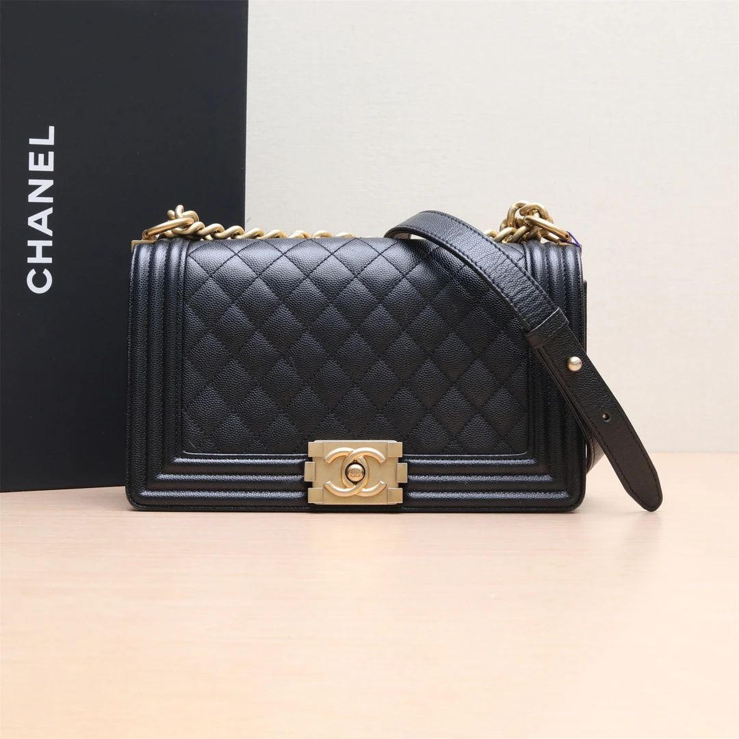 95新 Chanel/香奈儿 小花Jerry Leboy 中号 黑色27开 金扣包