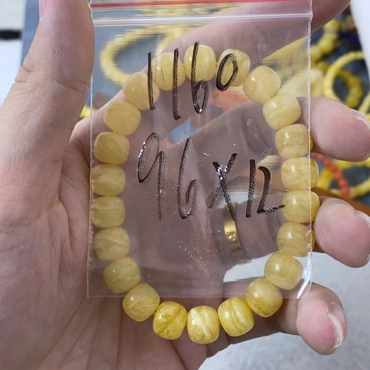 蜜蜡裸石未镶嵌T**s串