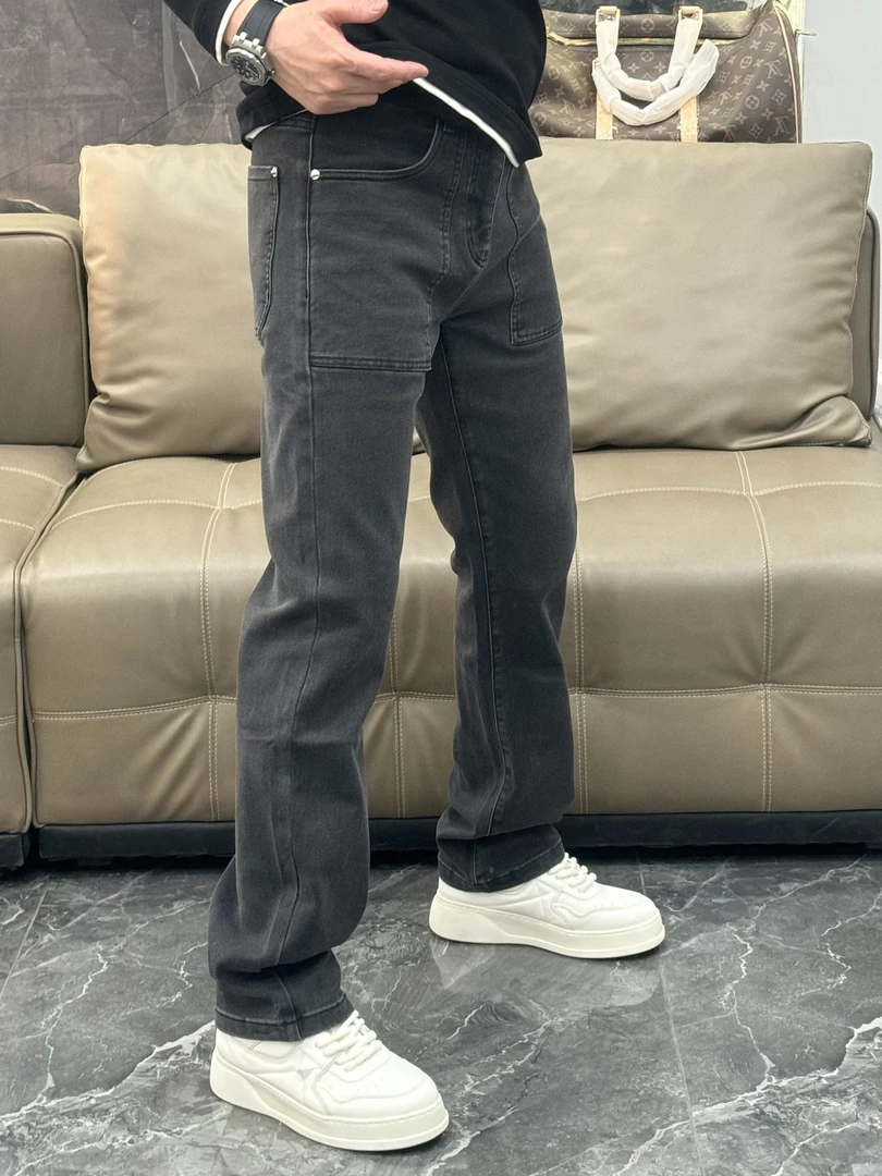 早春新款直筒牛仔裤