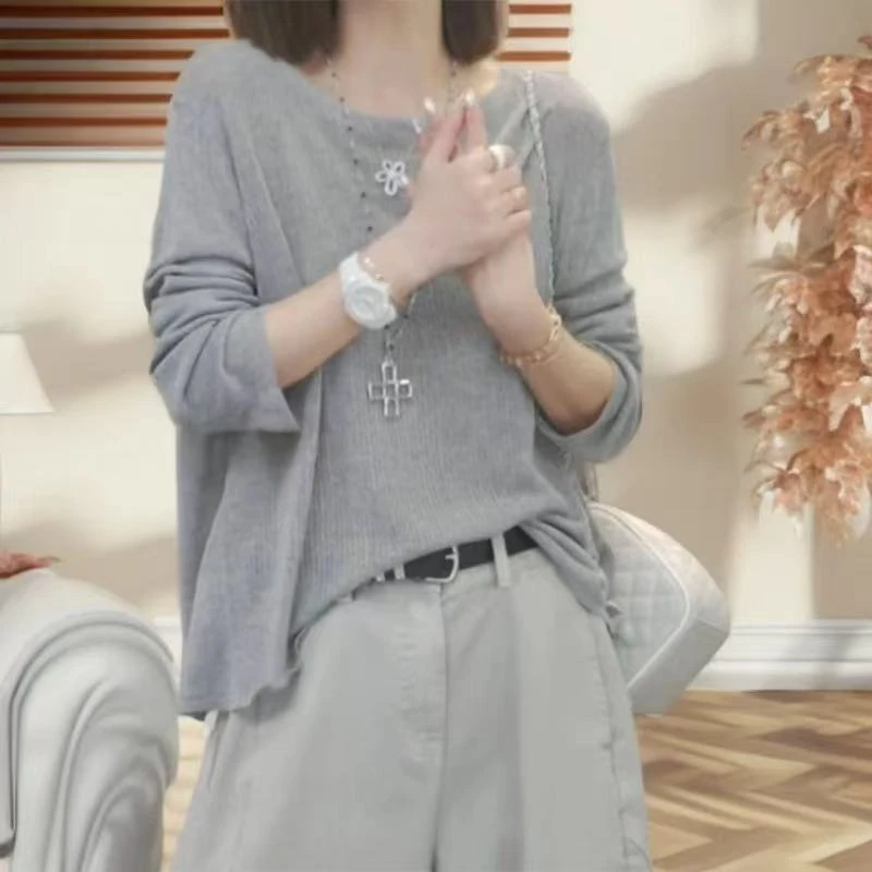 宽松型通用长袖宽松女士休闲风洋气T恤春夏百搭套头时尚后背排扣