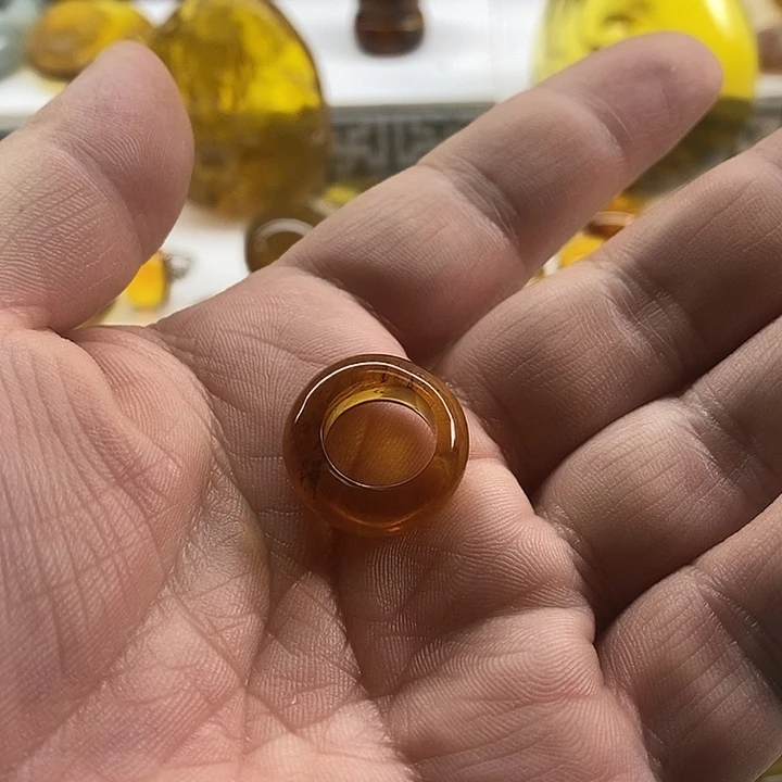 琥珀裸石未镶嵌指圈