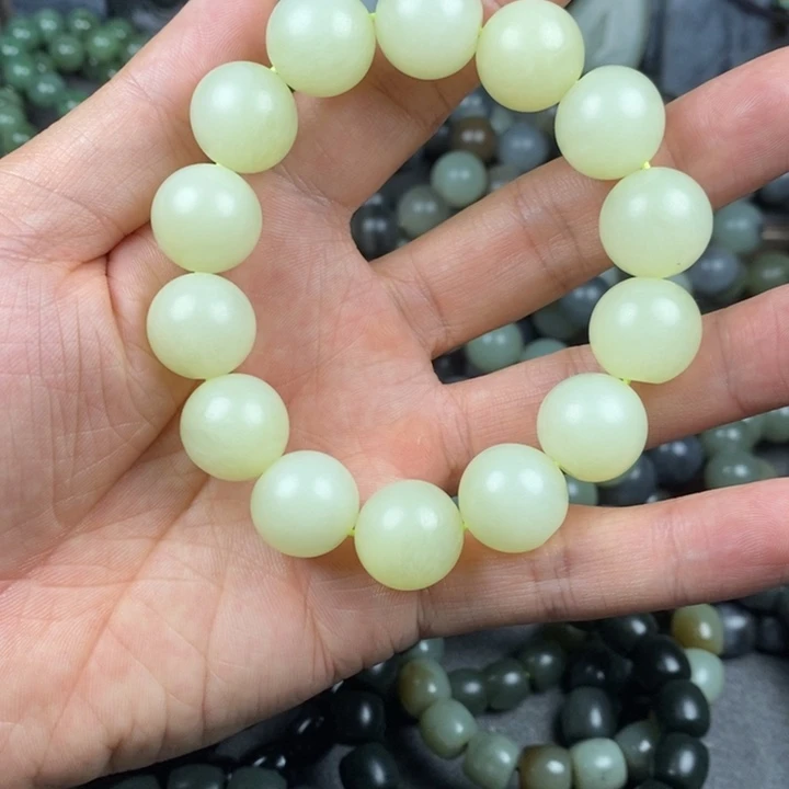 阿***康和田玉未镶嵌手链