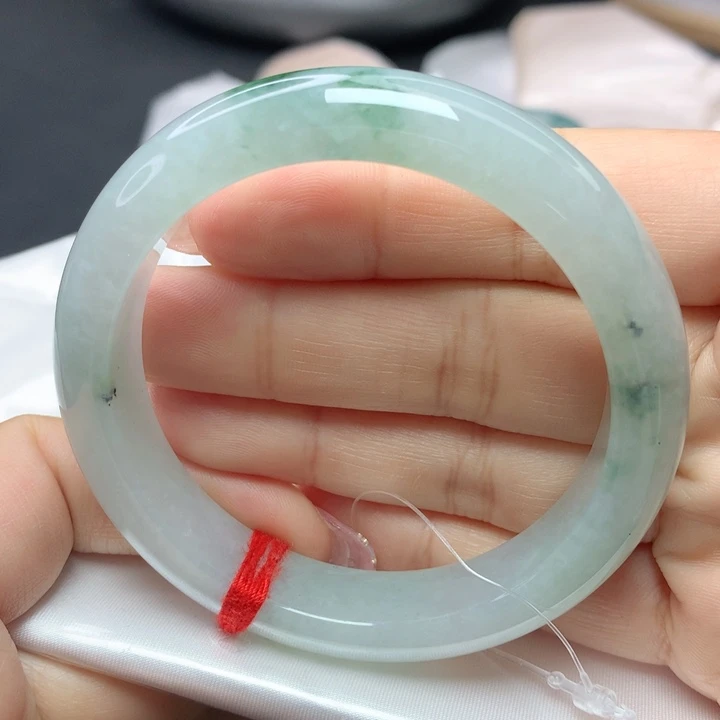 翡翠手镯未镶嵌56565757