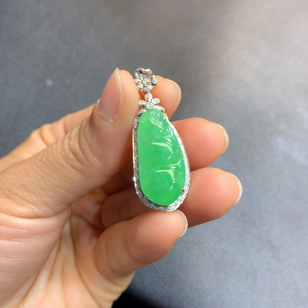 翡翠吊坠(不含链)18K金镶嵌