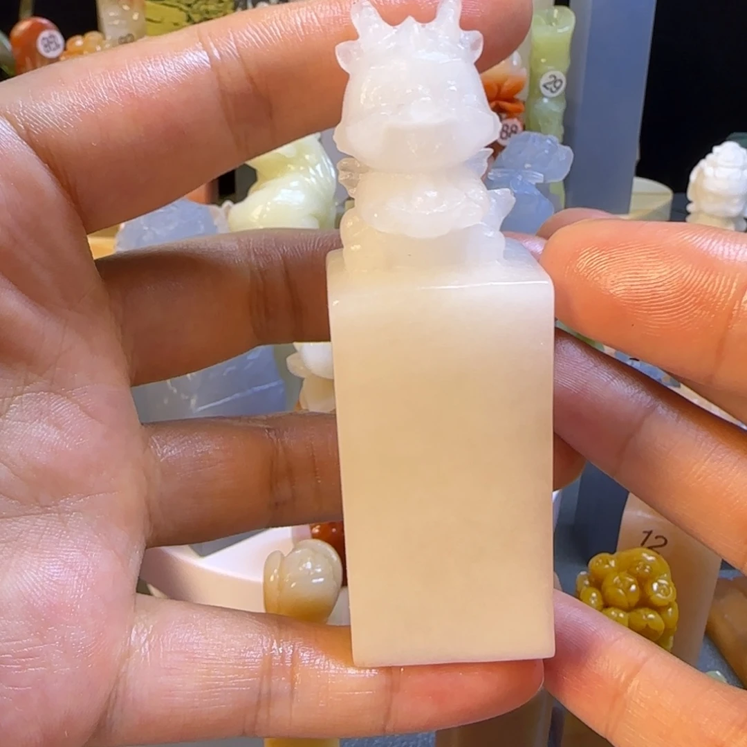 新疆昆仑冻龙宝卡通