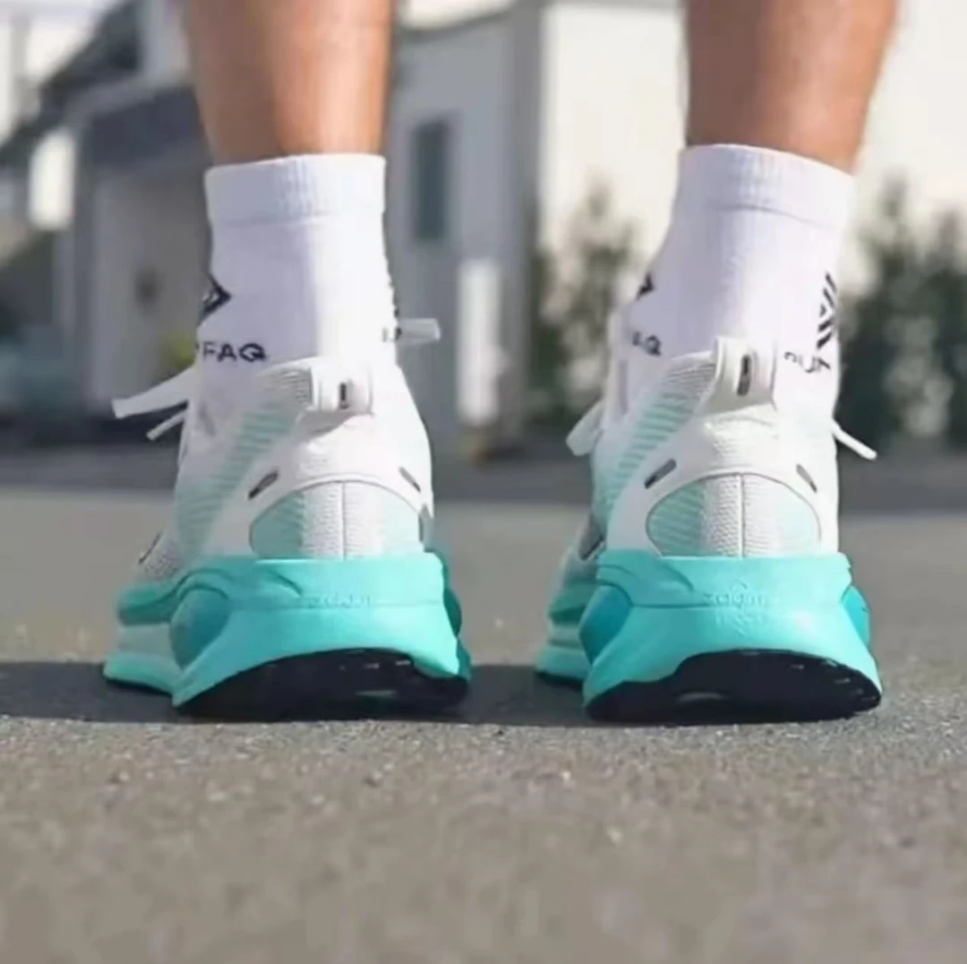 断码夏季款男女同款情侣同穿运动休闲舒适透气减震运动鞋-1