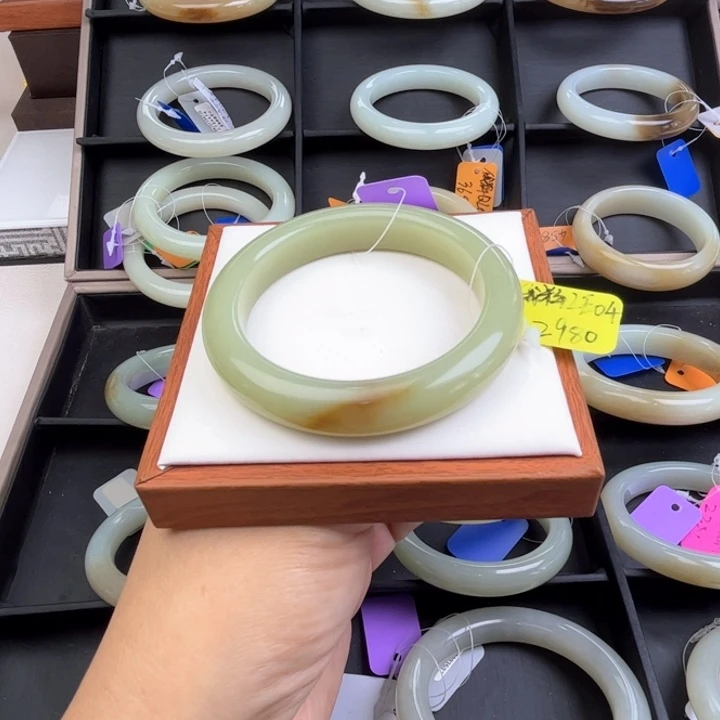 未镶嵌手镯和田玉七月