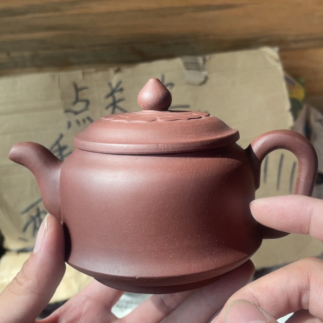 茶壶紫砂老厂紫砂壶一件。