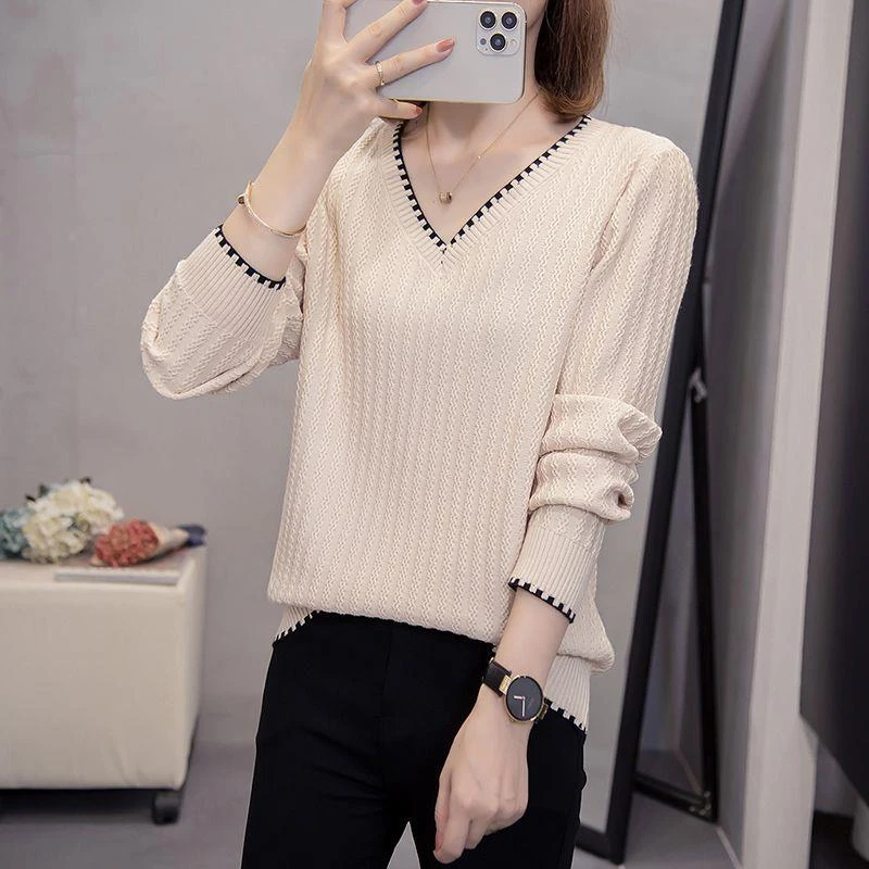 200可穿今年流行的爆款毛衣女秋冬V领撞色百搭针织上衣显瘦打底衫
