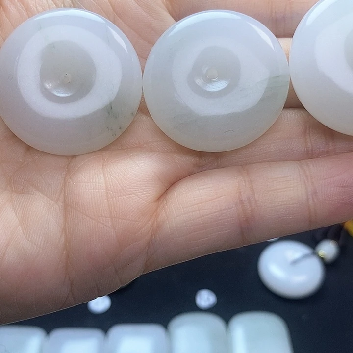 石英质玉颈饰未镶嵌罗*